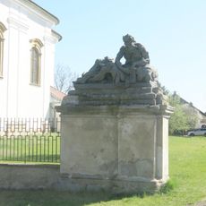 Socha Chronos u kostela v Cítolibech