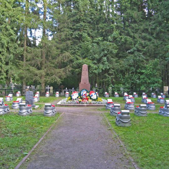 Братское кладбище советских воинов, погибших в Великую Отечественную войну