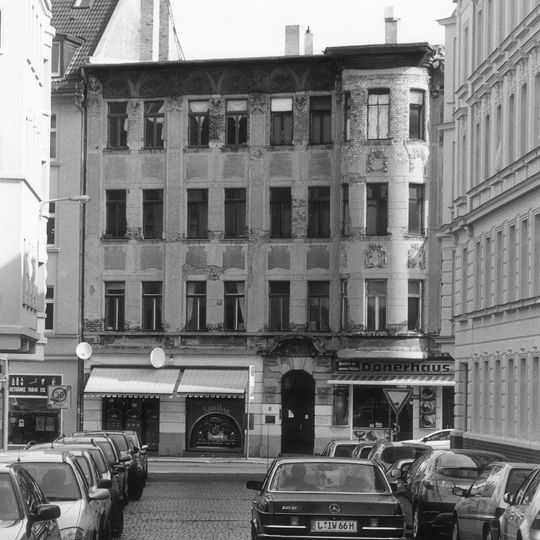 Mietshaus Zweinaundorfer Straße 3