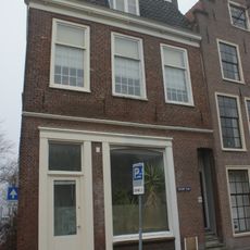 Nieuwe Rijn 100, Leiden