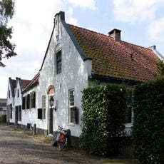 Vossenlaan 1-7, Vreeland
