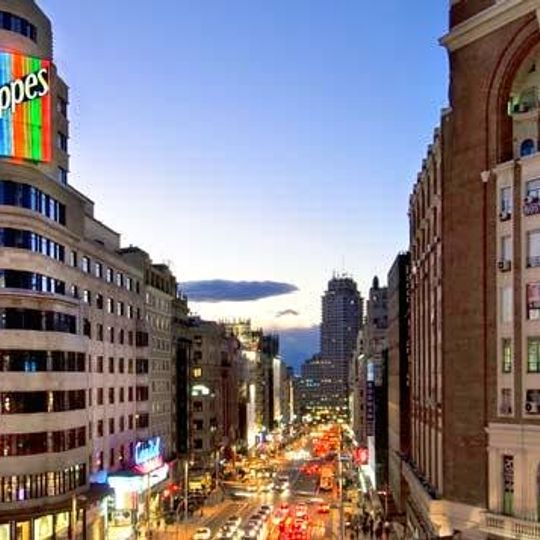 Vincci Capitol Hotel