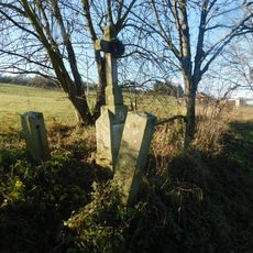 Kříž u silnice jihovýchodně od Kamenice