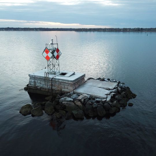 Bullock's Point Light