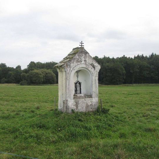 Kaplička v poli severně od Štěpánovic