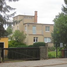 Wohnhaus in offener Bebauung Erfenschlager Straße 67