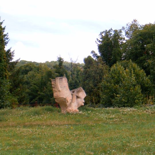 Plastika Loď lásky v Komíně