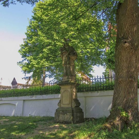 Socha svatého Jana Nepomuckého v Tištíně u kostela
