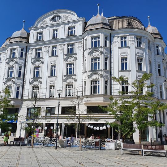 Jiráskovo náměstí 10