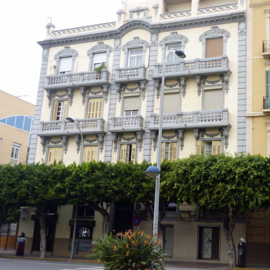 Reyes Católicos, 10