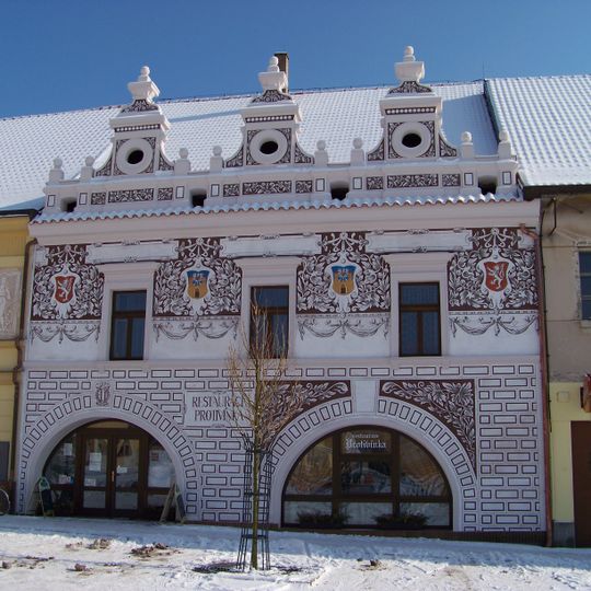 House Nr. 11 with brewery