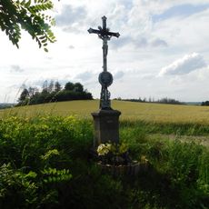 Kříž u polní cesty severně od Střížkova