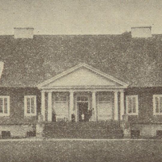 Kociel Manor in Bienica