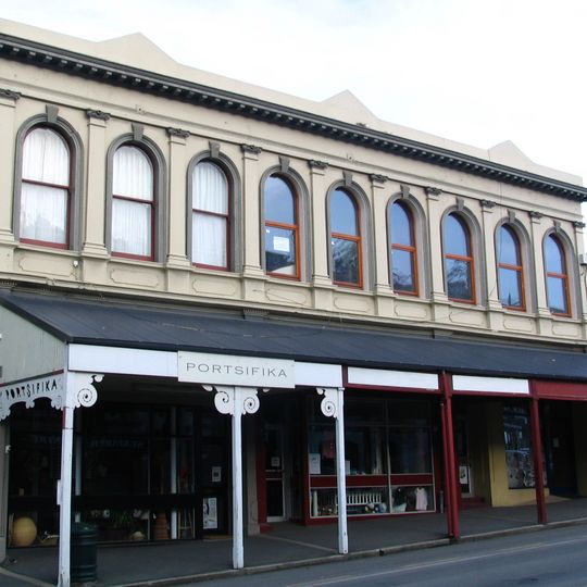 Shop facades next to Bank of New Zealand Building, 19th Century