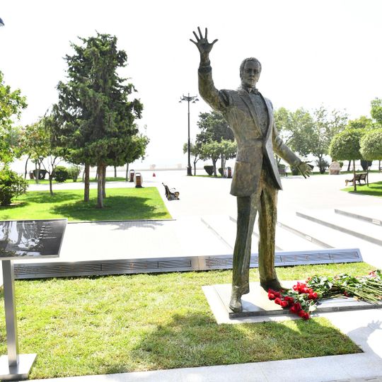 Monumento a Muslim Magomayev