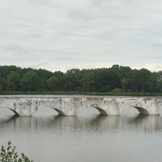 Inundation bridge over the Vítek pond