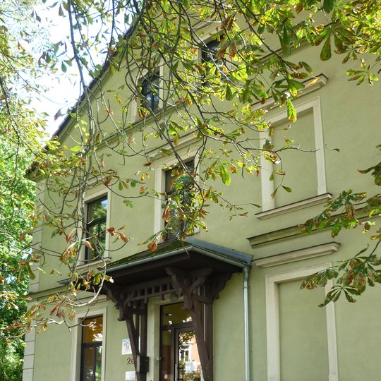 Villa mit Anbau Pulsnitzer Straße 2a