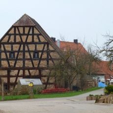 Ehemaliges Wohnstallhaus mit Scheune