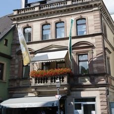 Wohn- und Geschäftshaus