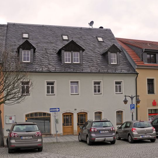 Wohnhaus in geschlossener Bebauung Markt 16