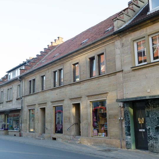 Wohn- und Geschäftshaus