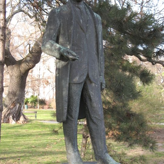 Denkmal Karl Seitz, Rathauspark, Vienna