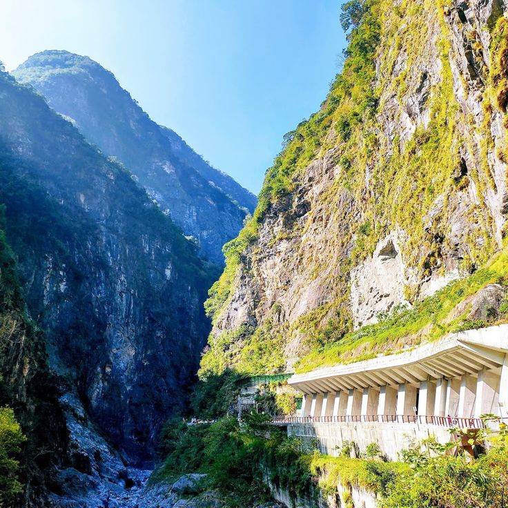 Tunnel of Nine Turns