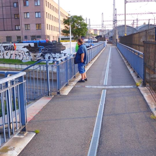 Footbridge over Seifertova street adjacent to the railway bridge