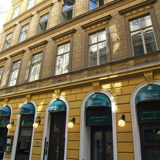 Wohn- und Geschäftshaus