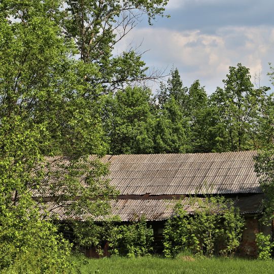 Склад и конюшня