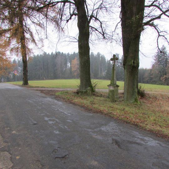 Kříž mezi Ctiboří a Počátkami u cesty na Jakubín