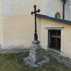 Kříž u kostela svaté Barbory v Batelově