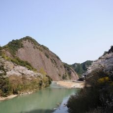 Ichimai-iwa