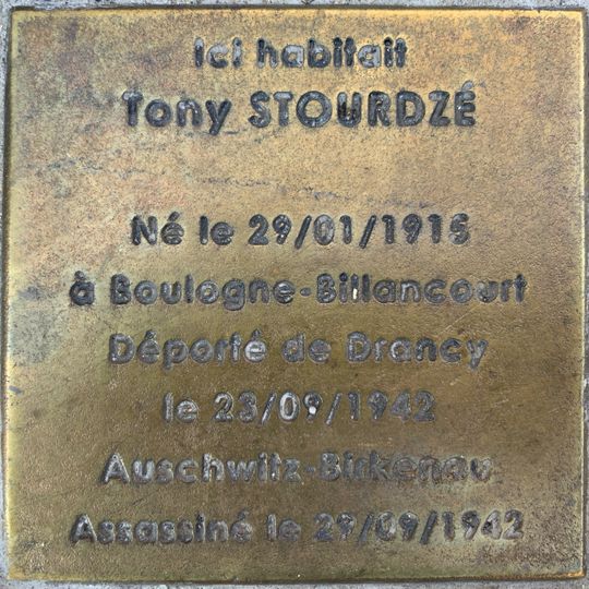 Stoleperstein à la mémoire de Tony Stourdzé