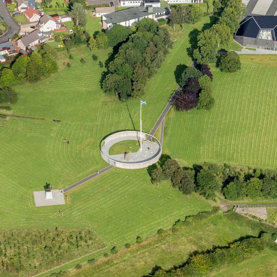 Bannockburn, Rotunda, Memorial Cairn, Flagpole And Statue Of King Robert I