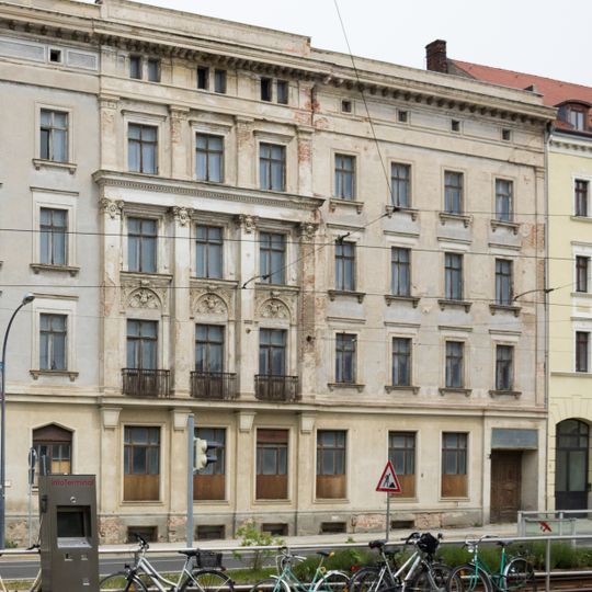 Hotel Vier Jahreszeiten; Hotelbau in geschlossener Bebauung, Hotel seit 1899 zusammen mit Berliner Straße 35 Bahnhofstraße 25