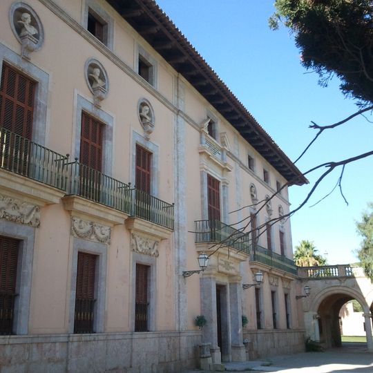 Palacio y Jardínes de Ayamans