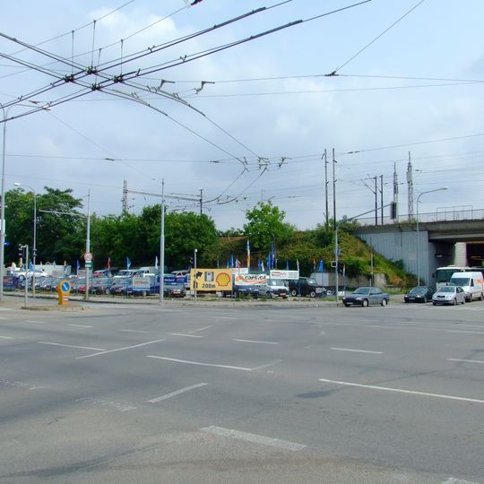 Most nákladního železničního průtahu Brnem přes Charbulovu ulici