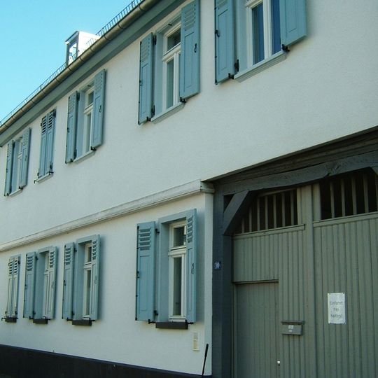 Taunusstraße 10
