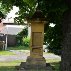 Cross at village green in Drahobuz