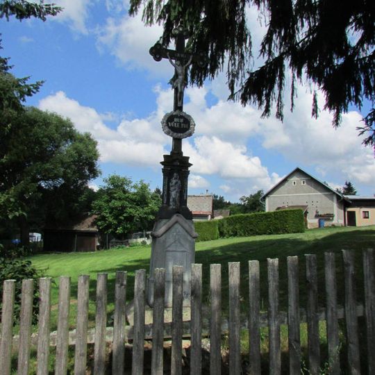 Kříž v místní části Splav u Zdislavického rybníka