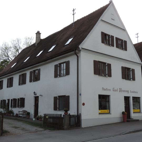 Wohn- und Geschäftshaus