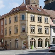 Wohn- und Geschäftshaus