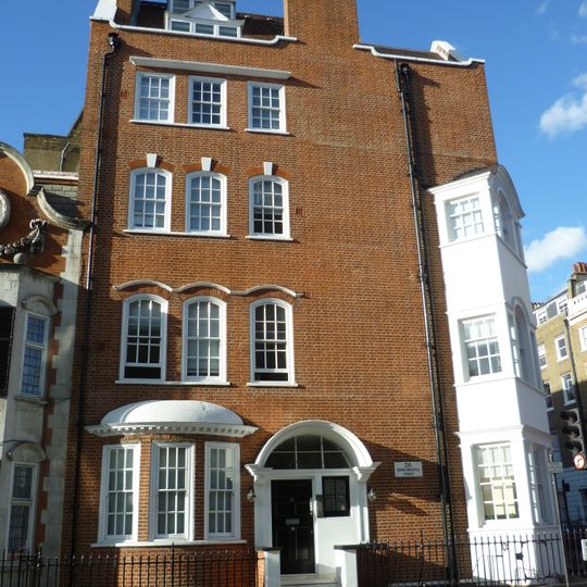 26, Upper Wimpole Street W1
