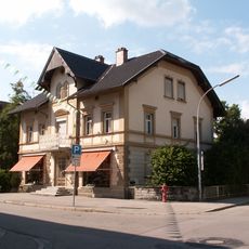 Wohn- und Geschäftshaus