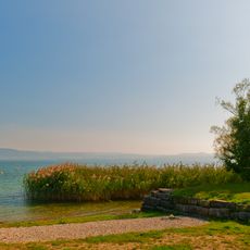 Sous-Colachoz, lakeside settlement
