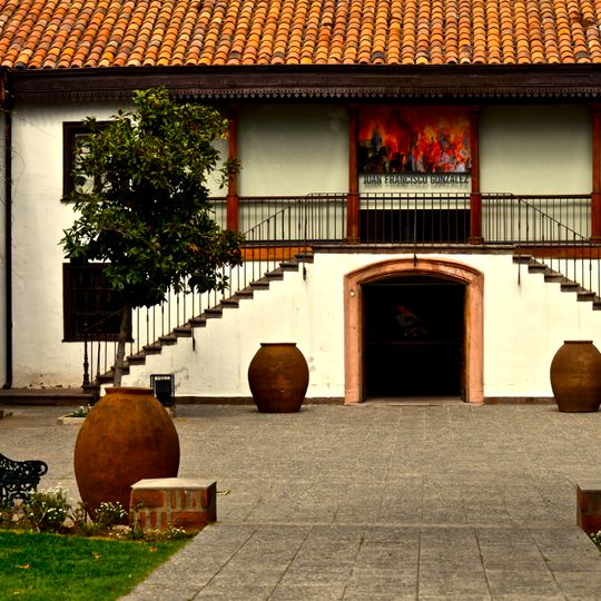 Casa y parque del Centro Cultural Las Condes