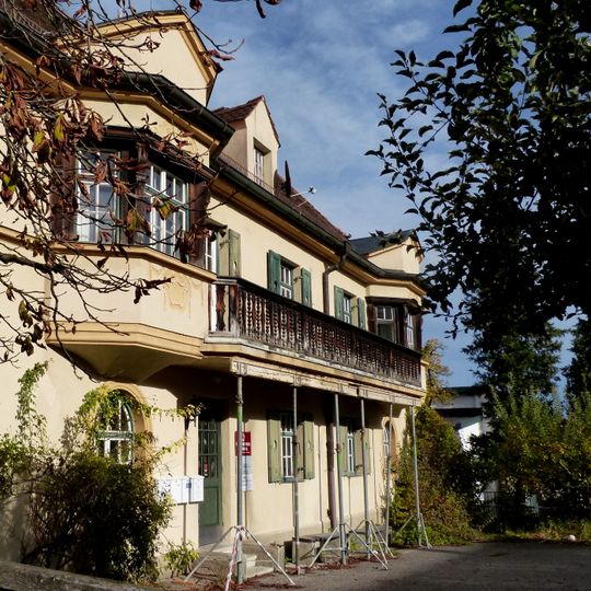 Ehemaliges Lehrerwohnhaus