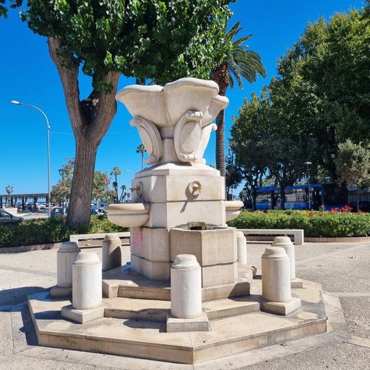 Monumental fountain of Eroi del Mare square
