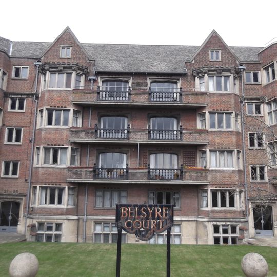 Belsyre Court